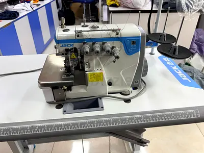 Jack Sewing Machine for Sale (5 threads)