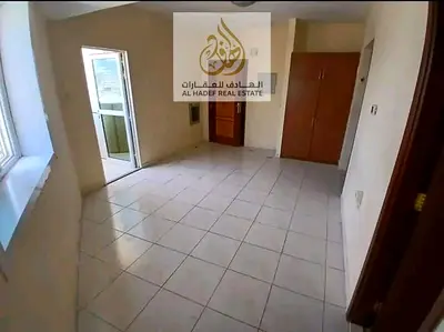 الراشدية 3 خلف جراند مول - استديو مطبخ منفصل مع بلكونة مساحة واسعة تشطيبات ممتازة - 20 ألف
