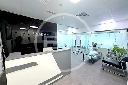 SPACIOUS CORNER UNIT | FURNISHED | 2 PARKING