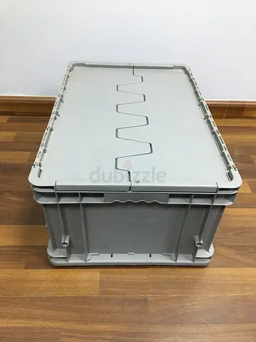Plastic box
