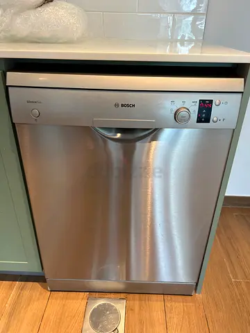 Bosch Series 4 Free Standing Dishwasher,12 Place Settings, German Engineering, EcoSilence Drive, SMS