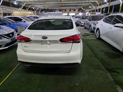 صورة 8 لـ 2017 KIA FORTE