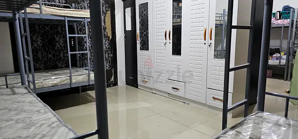 Ladies Bedspace available near Burjuman metro Station 799