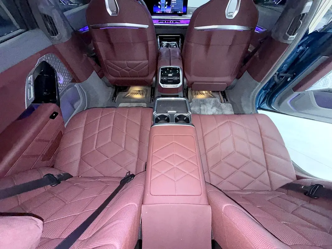 BMW 7-Series 2024