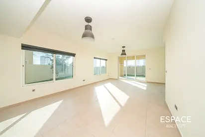 Corner Plot | Single Row | Vacant