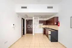 Hot Deal | Modern Apt with Balcony | Dynamic Area