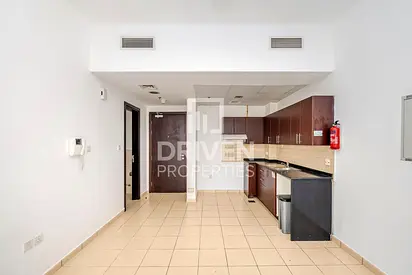 Hot Deal | Modern Apt with Balcony | Dynamic Area