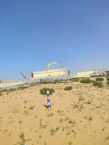 للبيع ارض صناعيه الحنو الصجعه الصناعية بموقع مميز مساحتها 23,435 قدم بسعر 4,921,429 درهم