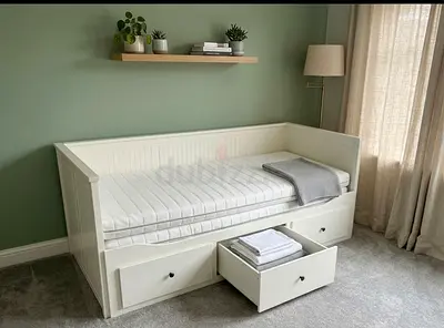High-quality daybed with storage drawers. Comfortable seating during the day and perfect bed for nig
