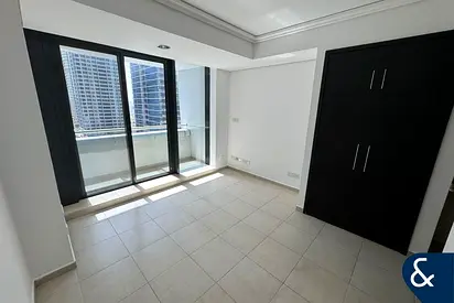 Exclusive | Bright Studio | Unfurnished