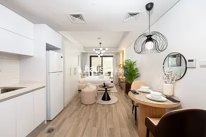 Stylish Studio | Pool View | Few Mins Walk to Park