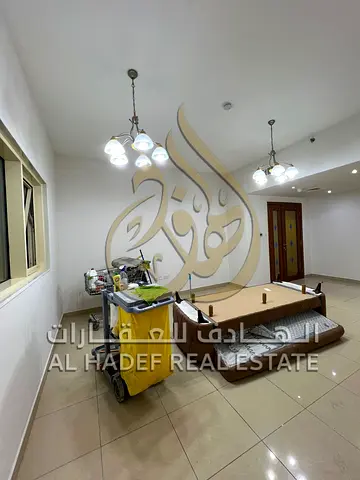 للإيجار السنوي في الشارقة – منطقة المجاز 3  فرصة مميزة للسكن في واحدة من أفضل المناطق السكنية في الشارقة، حيث تتميز منطقة المجاز 3 بقربها من كورنيش ال