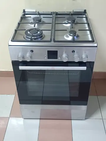 Bosch Brand Latest Model 4 Burner Gas Cooker Size 60 X 60cm Digital timer.
