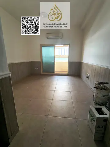 شقه غرفه وصاله ايجار سنوى بسعر مميز مع باركن خاص بمنطقه الروضه