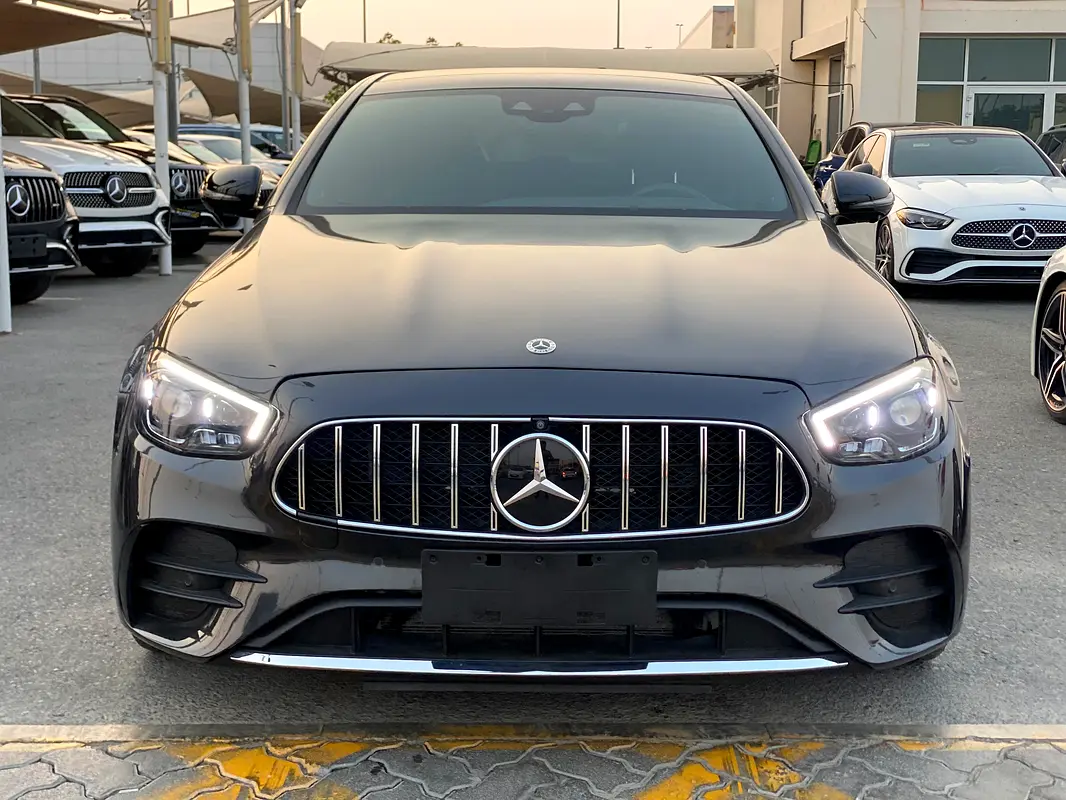 Mercedes-Benz E-Class 2022 — photo 1 of 20