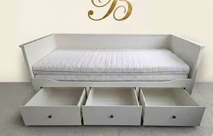 Premium quality daybed with three drawers. Elegant design and very comfortable for daily use.