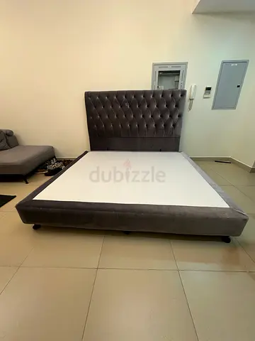 Stylish King Size Bed Frame with Headboard