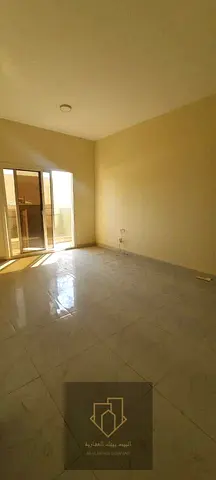 موقع مميز  | مناسب للسكن العائلي | مساحه ممتازه   | قريب من جميع الخدمات | تشطيب سوبر ديلوكس