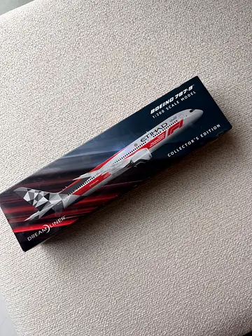Etihad Airplane Model