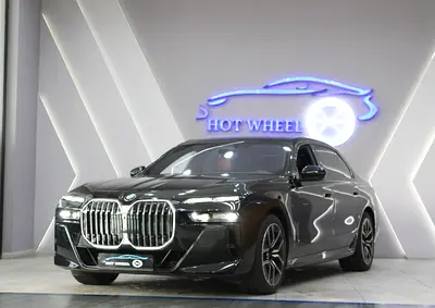 2023 BMW 735 i GCC with warranty
