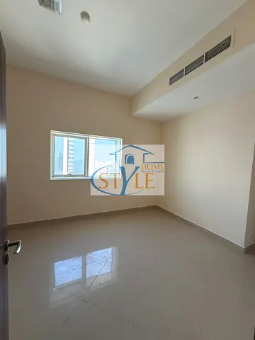 دوبلكس فاخر للبيع في برج الفراسة بإطلالة مباشرة على بحيرة خالد، 4 غرف ماستر، مساحة 4375 قدم، باركينغ 2، فرصة مميزة للسكن والاستثمار