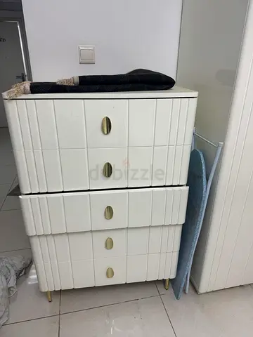 Stylish White Storage Cabinet with Drawers