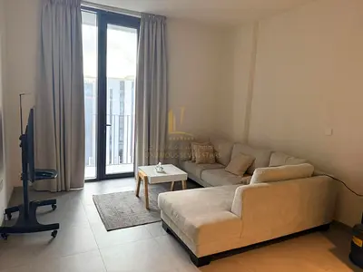 للبيع شقة غرفة وصالة في الجادة