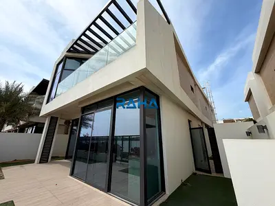 Spacious 4 bedrooms+maids room Villa