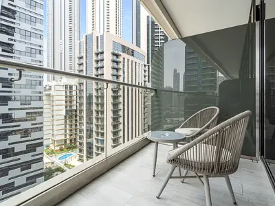 Elegant Apartment Amidst Vibrant Area With Balcony
