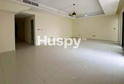 Single Row | Large Living Space | Vacant