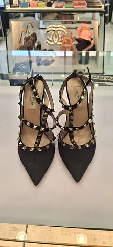 Stylish Valentino Sandals with Studded Design