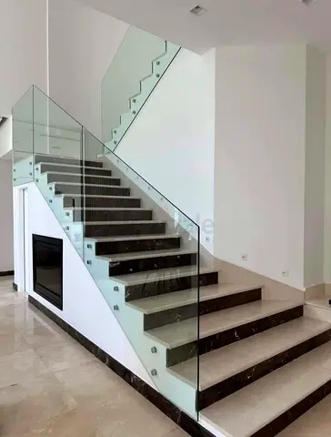 Staircase glass