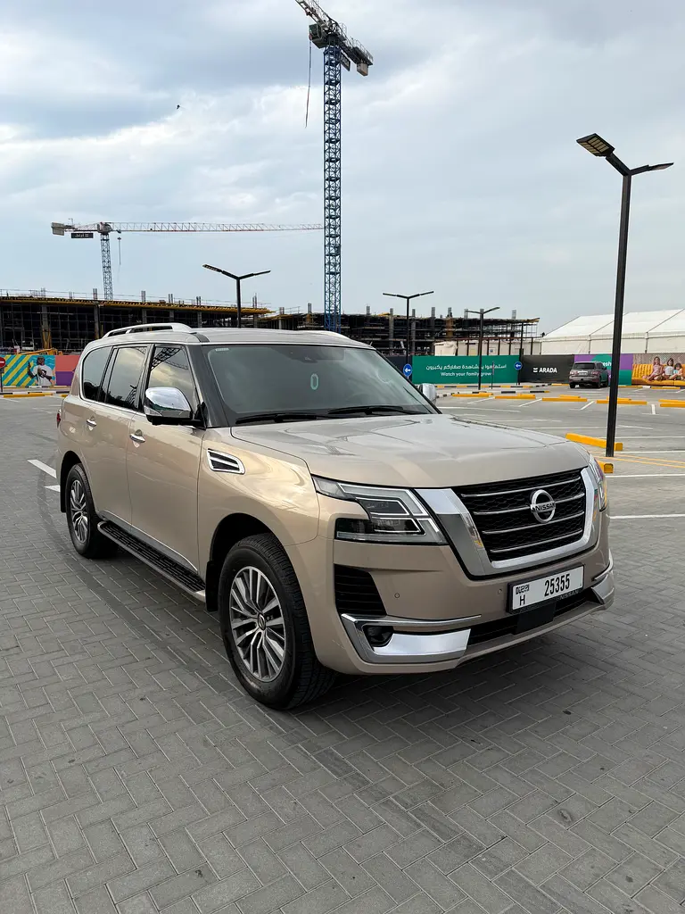 Nissan Patrol 2021 — photo 1 of 15