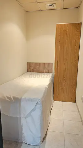 EXECUTIVE SINGLE PARTITION READY TO MOVE IN 7MIN TO DISCOVERY GARDEN METRO, BRAND NEW APT...