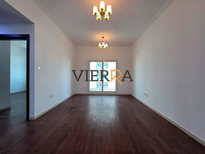 Higher floor l Renovated l Laundry room