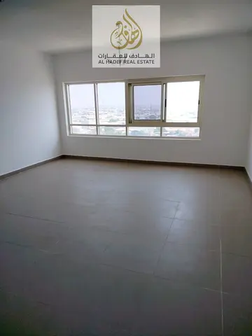 الايجارسنوي في عجمان منطقة النعيميه 1 شارع الاتحاد اسواق الامارات و دي دو دي  شقه غرفه وصاله بلكونه تكيف مركزي مطبخ غاز مركزي 1 حمام مع شهرفري
