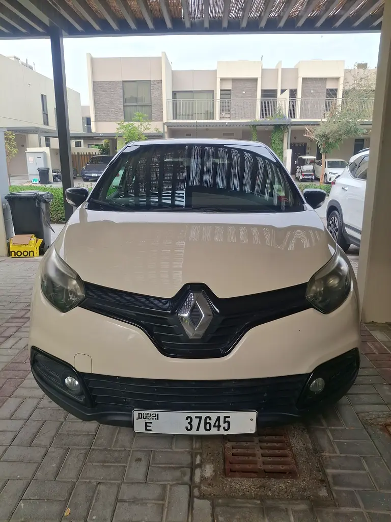 Renault Captur 2017 — photo 1 of 7