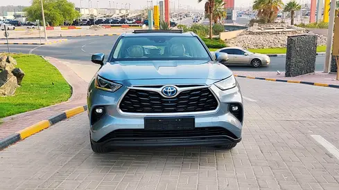TOYOTA HIGHLENDER 2022 HYBRID GCC PANORAMIC PLATINUM 5CAMRA VERY CLEAN CAR SINGLE OWNER DRIVE