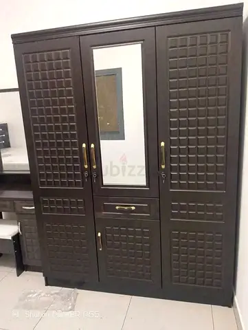 Stylish Brown Wardrobe with Mirror