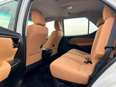 صورة مصغرة 16 لـ 2019 Toyota FORTUNER