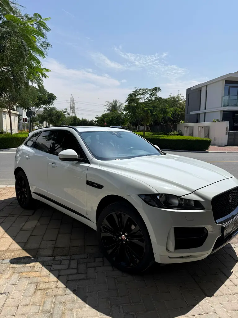 Jaguar F-Pace 2017 — photo 1 of 5