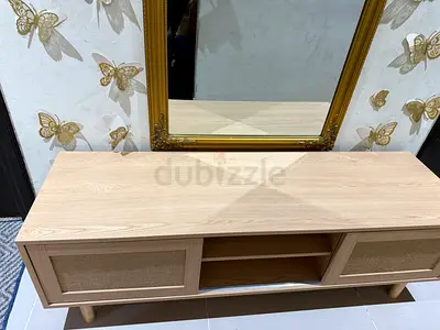 Modern Wooden TV table without mirror