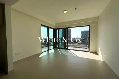 Modern Corner unit | 2BR | Chiller Free