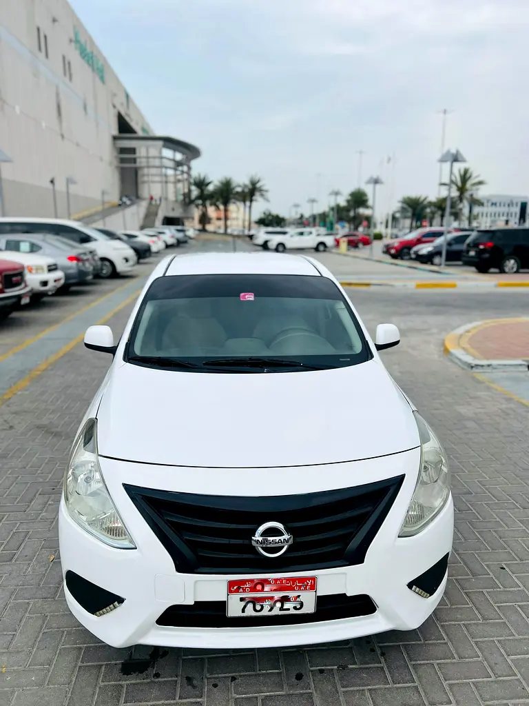 Nissan Sunny 2019 — photo 1 of 6