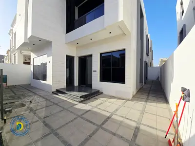 Unbeatable price! Jasmine Villa, 6 bedrooms and roof, strategic location in the city's most prestigious neighborhood.