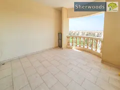 Spacious Overlooking the Community-Walk to Beach