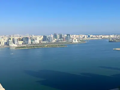 بلكونة بإطلالة بحرية | جيم | مسبح | باركينج شهر مجاني | تكييف مركزي | موقع مميز بالمجاز 2