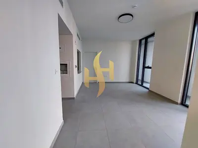 شقه جاهزه ومؤجره بعائد ممتاز بموقع مميز واطلاله مميزه علي المسبح