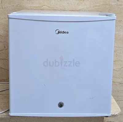 Mini Fridge midea