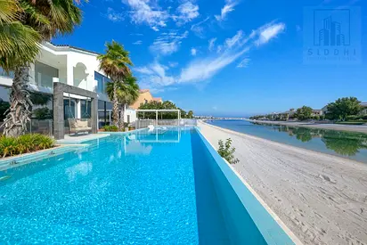 Luxury Oasis: Signature Villa with Infinity Pool , Direct from Owner